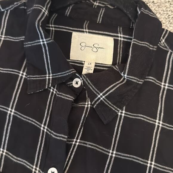 Jessica Simpson 1X Black and White Plaid woman’s Shirt - Picture 2 of 3